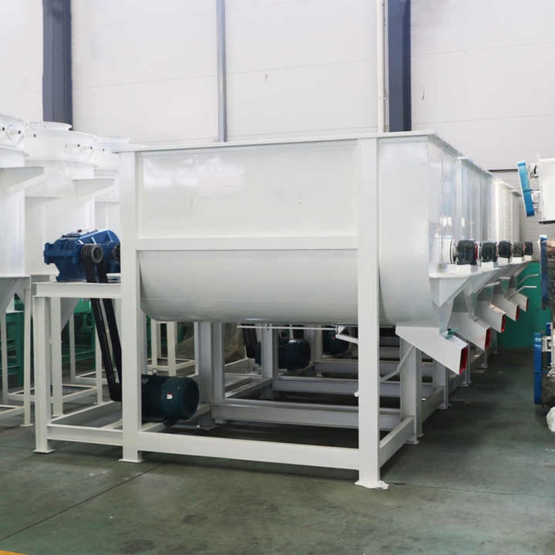 Features of Pig feed crushing mixer 