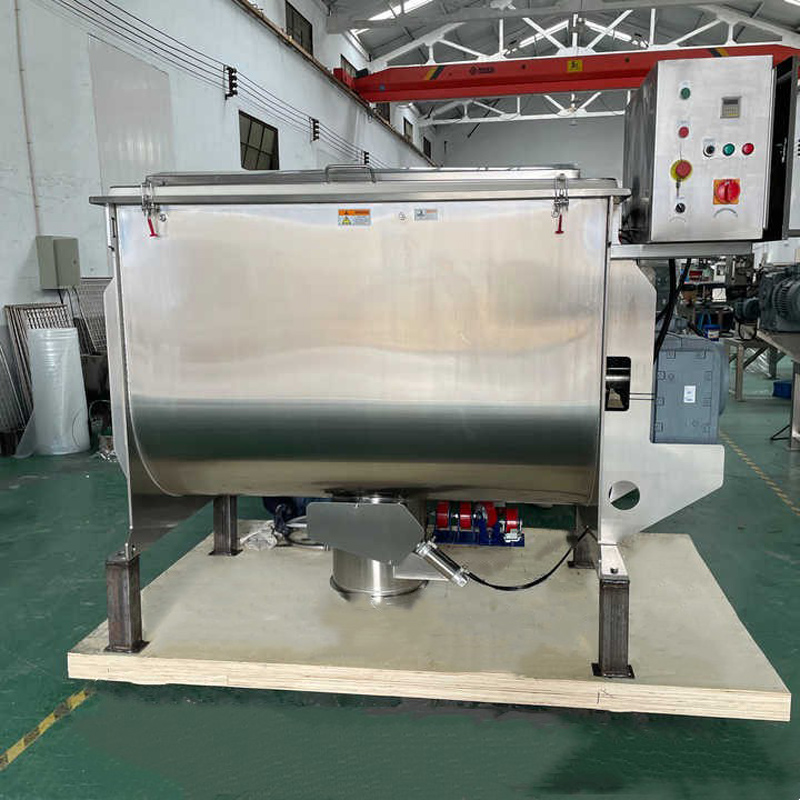 What are advantages of feed dry and wet mixer? 