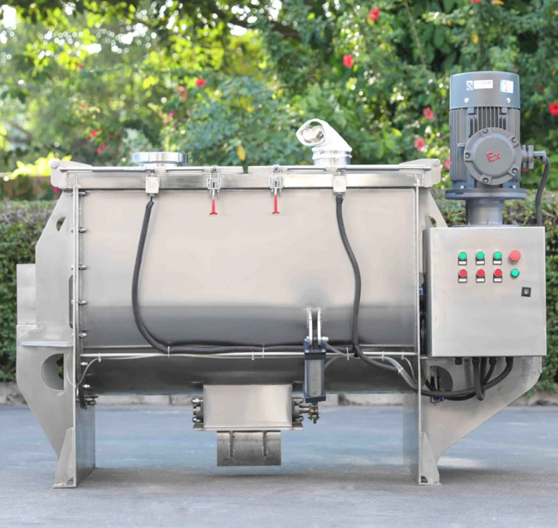 Features of horizontal dry powder mixer