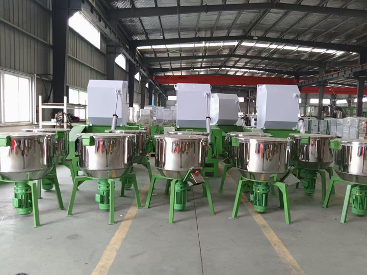 What is plastic granule mixer? 