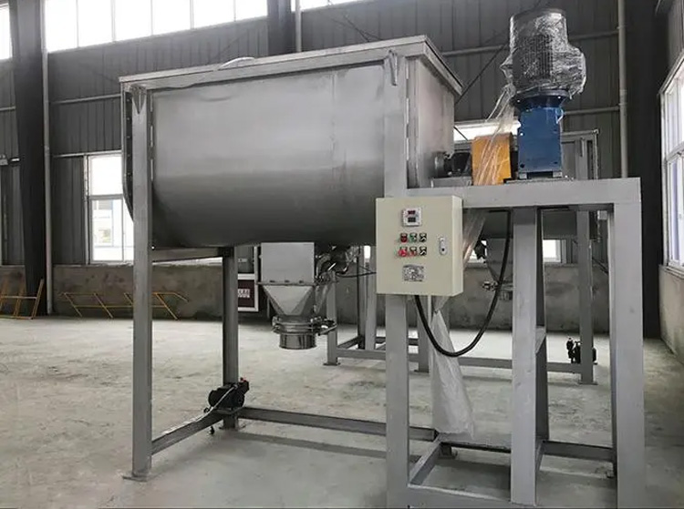 Dry powder for automatic lifting hopper mixer