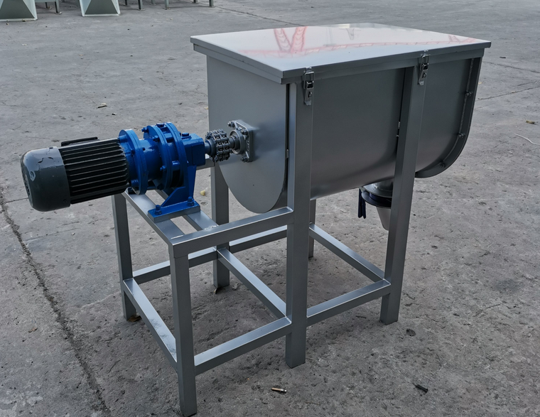 Animal and vegetable for oil feed stirring mixer